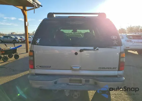 2005 Chevrolet Tahoe K1500 из США, поврежденный, VIN 1GNEK13T75R102868